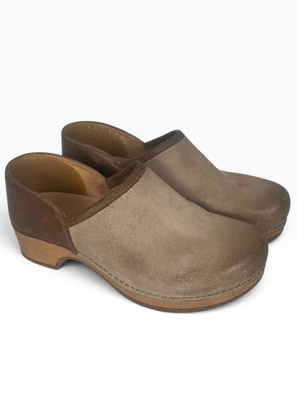 Dansko Brenna Clog Women’s 38/8 Tan Burnished Suede Slip On Comfort Shoe